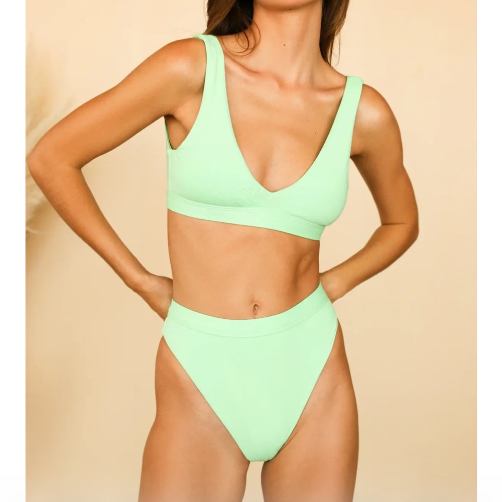 Ultra High Waist Cheeky Bikini Bottom
